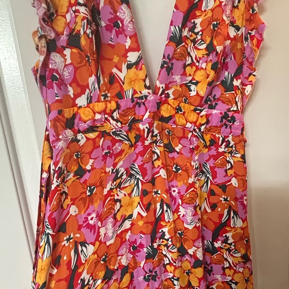 Showpo beautiful summer dress - Picture 4 of 4